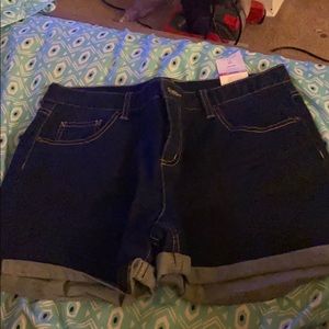 I’m selling Some navy blue jean shorts